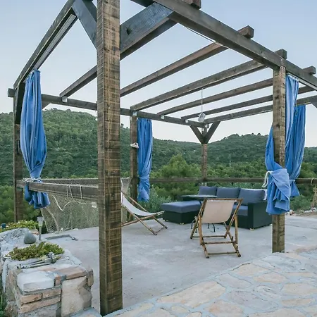 Olive Hill Familly House * Vis