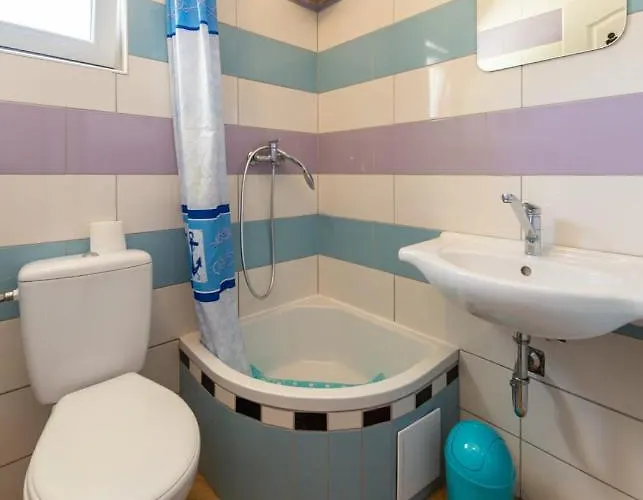 Olive Hill Familly House