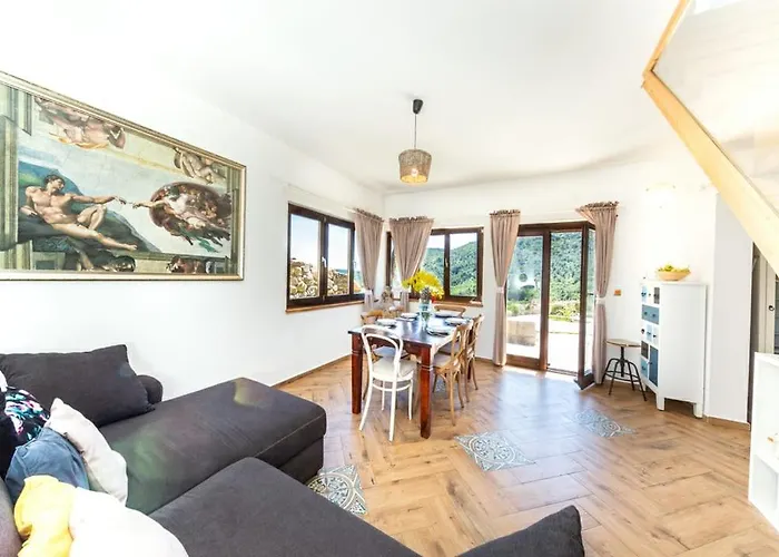 Olive Hill Familly House Prázdninový dům *