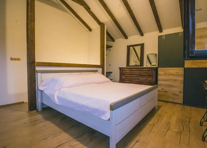 Olive Hill Familly House Prázdninový dům *