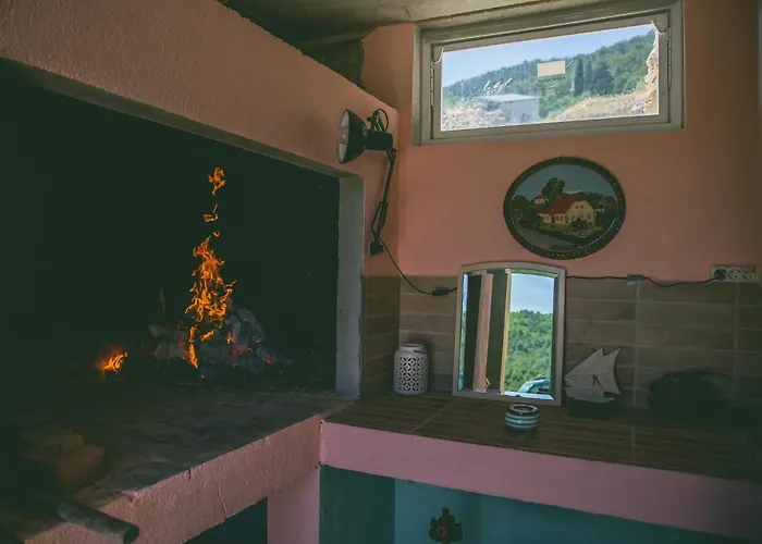 Olive Hill Familly House Vis