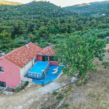 Olive Hill Familly House
